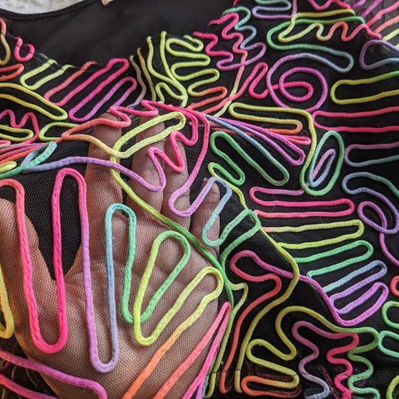 RARE Mustard Seed Rainbow Squiggle Mesh Crop Top - Picture 5 of 7